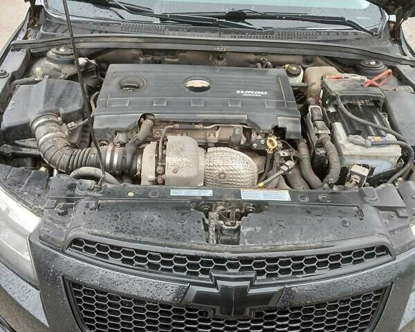Черный Шевроле Круз, объемом двигателя 2 л и пробегом 320 тыс. км за 6800 $, фото 4 на Automoto.ua