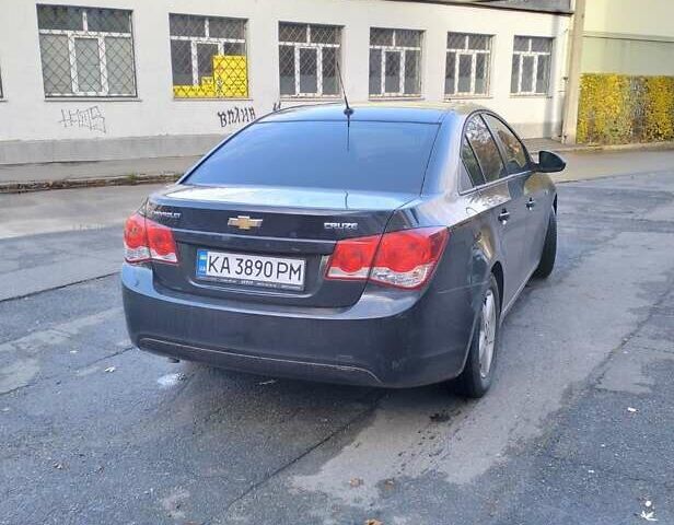 Черный Шевроле Круз, объемом двигателя 1.8 л и пробегом 242 тыс. км за 6400 $, фото 3 на Automoto.ua