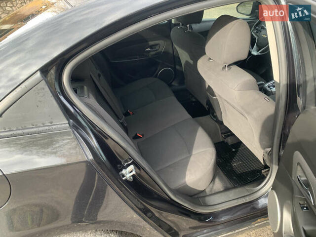 Черный Шевроле Круз, объемом двигателя 1.8 л и пробегом 195 тыс. км за 6200 $, фото 10 на Automoto.ua