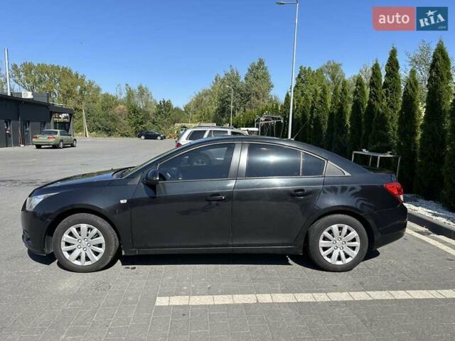 Чорний Шевроле Круз, об'ємом двигуна 1.8 л та пробігом 207 тис. км за 5700 $, фото 4 на Automoto.ua