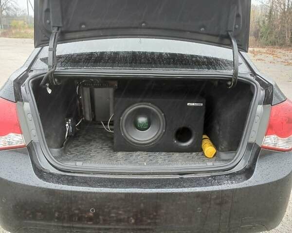 Черный Шевроле Круз, объемом двигателя 2 л и пробегом 320 тыс. км за 6800 $, фото 9 на Automoto.ua