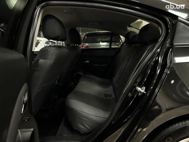 Черный Шевроле Круз, объемом двигателя 0 л и пробегом 147 тыс. км за 7400 $, фото 1 на Automoto.ua