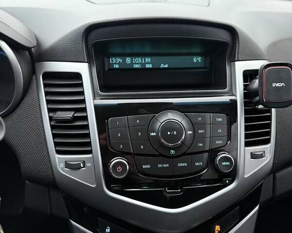 Чорний Шевроле Круз, об'ємом двигуна 1.6 л та пробігом 97 тис. км за 8000 $, фото 3 на Automoto.ua