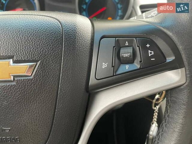 Черный Шевроле Круз, объемом двигателя 1.6 л и пробегом 92 тыс. км за 8790 $, фото 17 на Automoto.ua