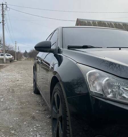 Черный Шевроле Круз, объемом двигателя 1.8 л и пробегом 233 тыс. км за 6000 $, фото 3 на Automoto.ua