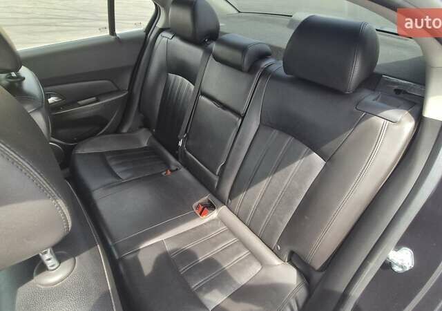 Черный Шевроле Круз, объемом двигателя 1.8 л и пробегом 160 тыс. км за 8500 $, фото 11 на Automoto.ua