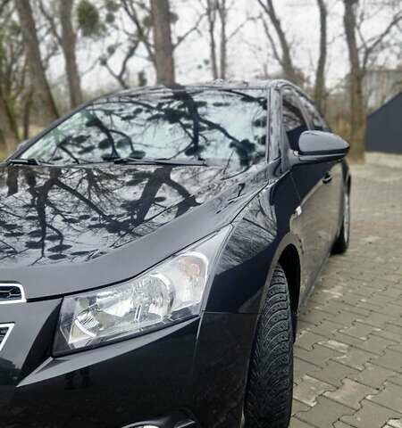 Черный Шевроле Круз, объемом двигателя 1.6 л и пробегом 117 тыс. км за 6999 $, фото 4 на Automoto.ua