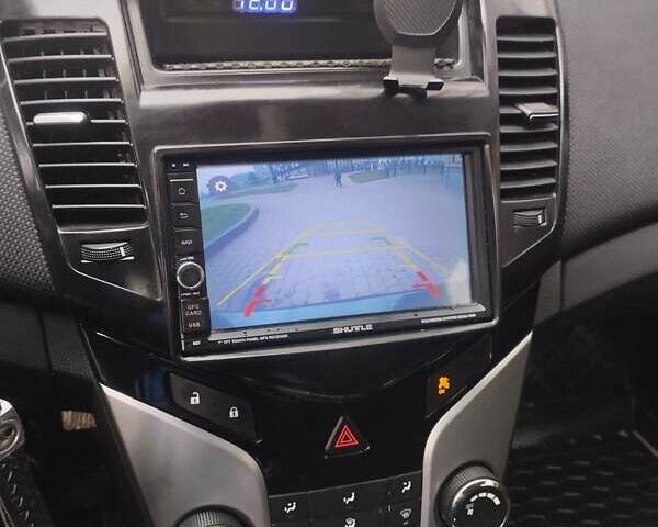 Черный Шевроле Круз, объемом двигателя 1.6 л и пробегом 120 тыс. км за 6950 $, фото 7 на Automoto.ua