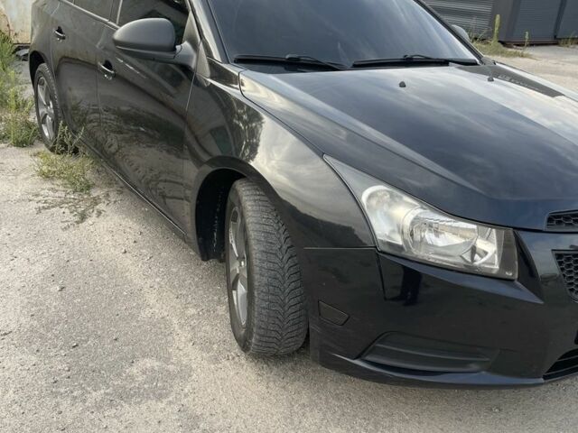 Чорний Шевроле Круз, об'ємом двигуна 1.8 л та пробігом 220 тис. км за 5500 $, фото 4 на Automoto.ua