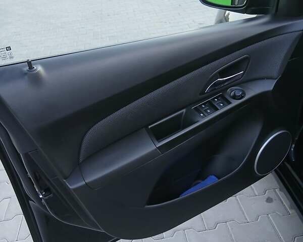 Чорний Шевроле Круз, об'ємом двигуна 1.8 л та пробігом 147 тис. км за 7650 $, фото 7 на Automoto.ua