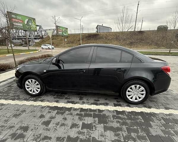 Чорний Шевроле Круз, об'ємом двигуна 1.6 л та пробігом 97 тис. км за 8000 $, фото 1 на Automoto.ua