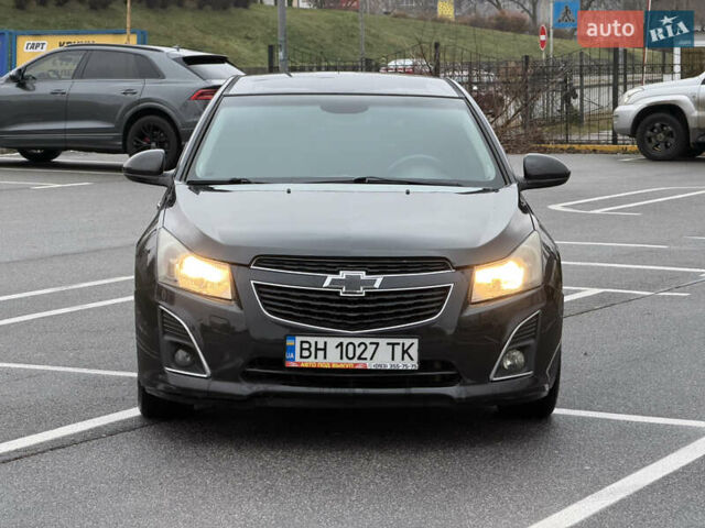 Черный Шевроле Круз, объемом двигателя 1.4 л и пробегом 243 тыс. км за 5800 $, фото 2 на Automoto.ua