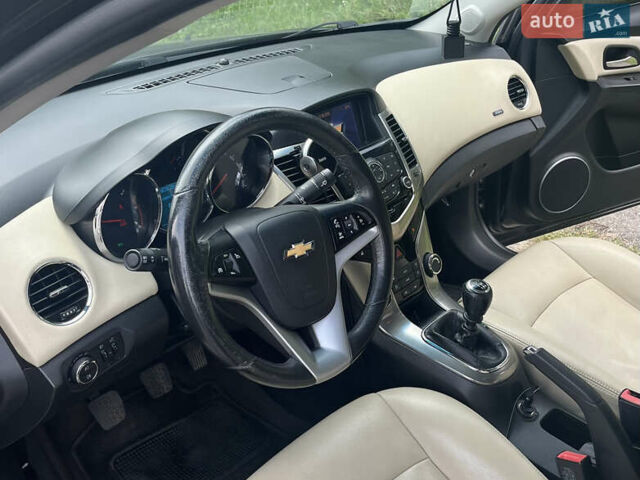 Черный Шевроле Круз, объемом двигателя 2 л и пробегом 250 тыс. км за 7400 $, фото 13 на Automoto.ua