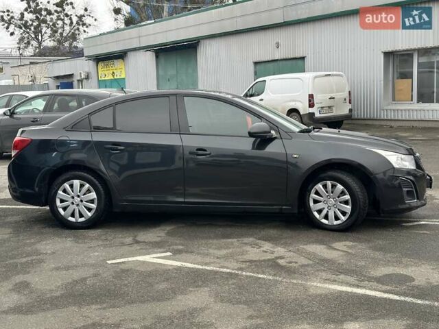 Чорний Шевроле Круз, об'ємом двигуна 2 л та пробігом 214 тис. км за 6290 $, фото 3 на Automoto.ua