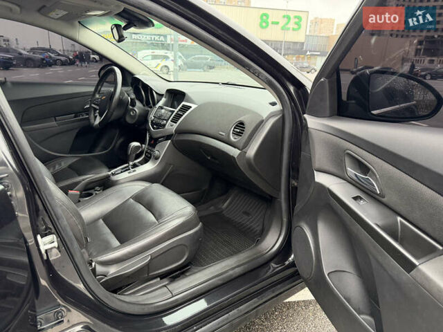 Черный Шевроле Круз, объемом двигателя 1.4 л и пробегом 243 тыс. км за 5800 $, фото 13 на Automoto.ua