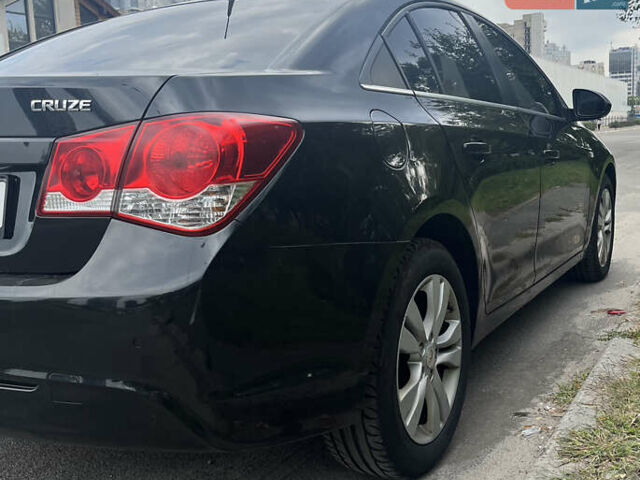 Черный Шевроле Круз, объемом двигателя 2 л и пробегом 250 тыс. км за 7400 $, фото 8 на Automoto.ua