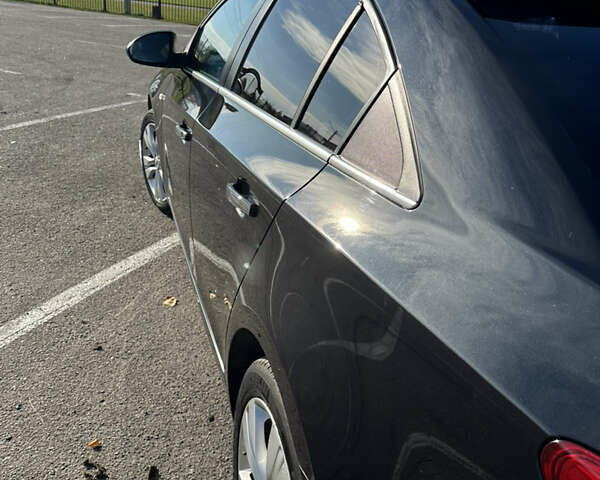 Черный Шевроле Круз, объемом двигателя 1.8 л и пробегом 123 тыс. км за 9600 $, фото 7 на Automoto.ua