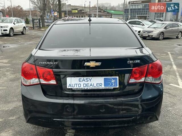 Чорний Шевроле Круз, об'ємом двигуна 2 л та пробігом 214 тис. км за 6290 $, фото 4 на Automoto.ua