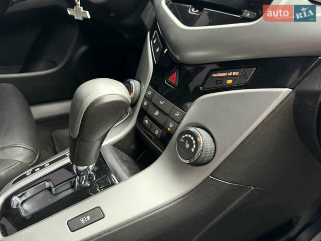 Черный Шевроле Круз, объемом двигателя 1.4 л и пробегом 243 тыс. км за 5800 $, фото 18 на Automoto.ua