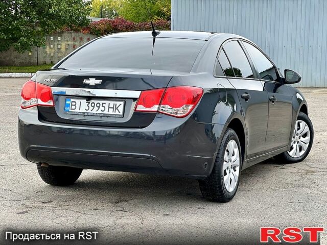 Черный Шевроле Круз, объемом двигателя 1.8 л и пробегом 235 тыс. км за 6000 $, фото 2 на Automoto.ua