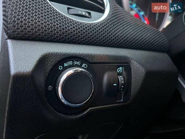 Черный Шевроле Круз, объемом двигателя 1.4 л и пробегом 172 тыс. км за 6990 $, фото 17 на Automoto.ua