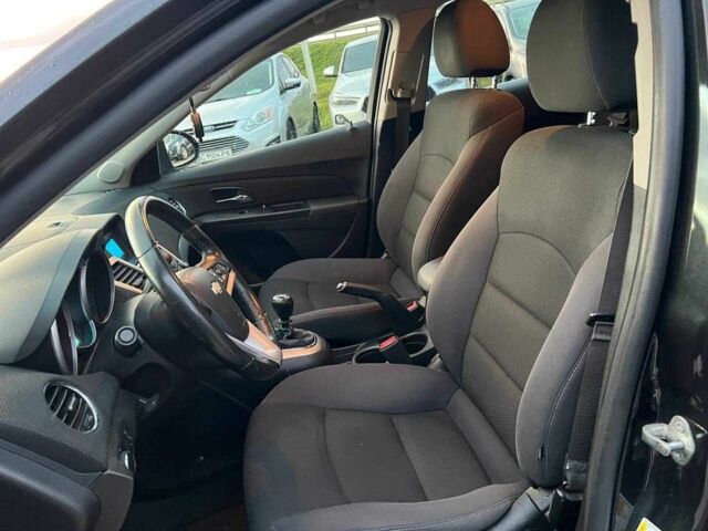 Черный Шевроле Круз, объемом двигателя 1.4 л и пробегом 172 тыс. км за 6990 $, фото 15 на Automoto.ua