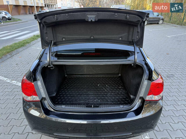 Черный Шевроле Круз, объемом двигателя 1.8 л и пробегом 85 тыс. км за 7600 $, фото 11 на Automoto.ua