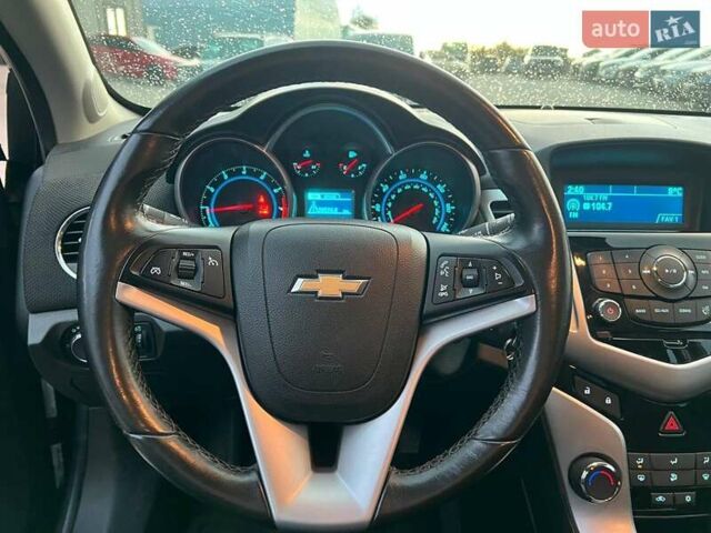 Черный Шевроле Круз, объемом двигателя 1.4 л и пробегом 172 тыс. км за 6990 $, фото 24 на Automoto.ua