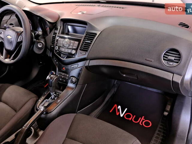 Черный Шевроле Круз, объемом двигателя 1.36 л и пробегом 160 тыс. км за 5900 $, фото 38 на Automoto.ua