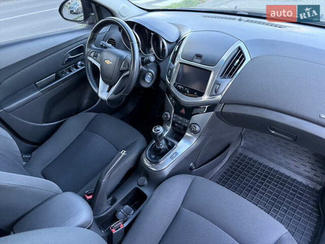 Черный Шевроле Круз, объемом двигателя 1.8 л и пробегом 85 тыс. км за 7600 $, фото 17 на Automoto.ua