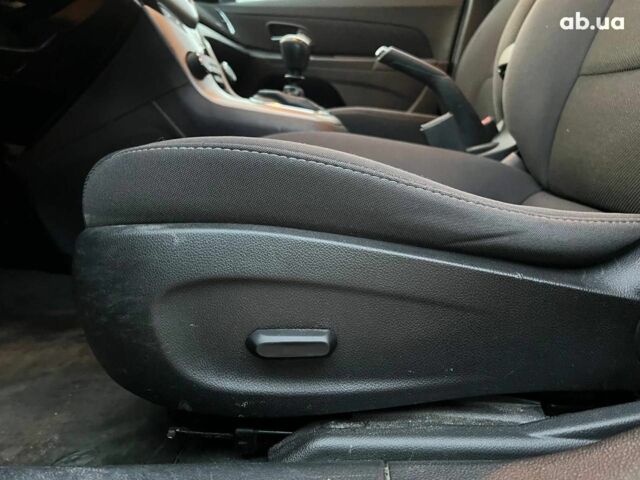 Черный Шевроле Круз, объемом двигателя 1.4 л и пробегом 172 тыс. км за 6990 $, фото 16 на Automoto.ua