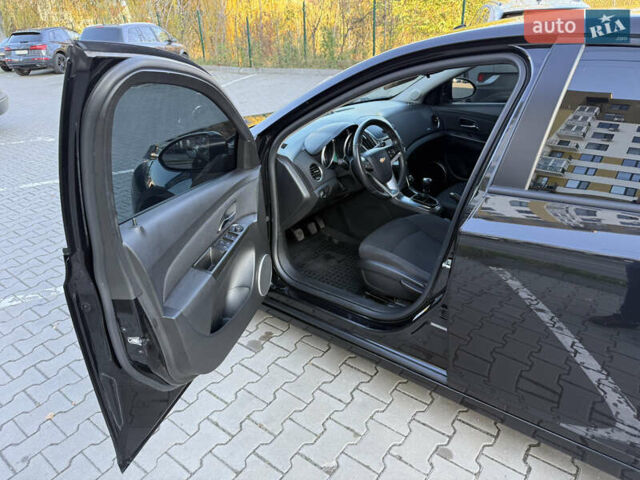 Черный Шевроле Круз, объемом двигателя 1.8 л и пробегом 85 тыс. км за 7600 $, фото 4 на Automoto.ua