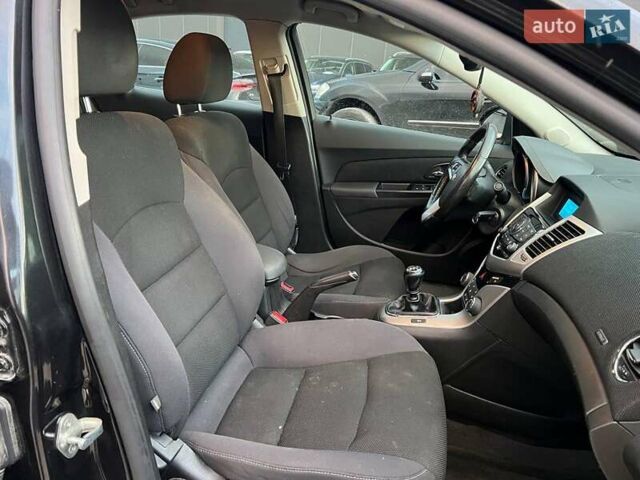 Черный Шевроле Круз, объемом двигателя 1.4 л и пробегом 172 тыс. км за 6990 $, фото 34 на Automoto.ua