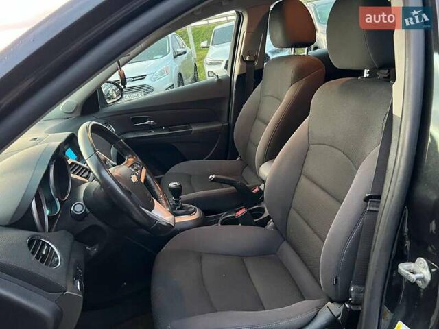 Черный Шевроле Круз, объемом двигателя 1.4 л и пробегом 172 тыс. км за 6990 $, фото 15 на Automoto.ua