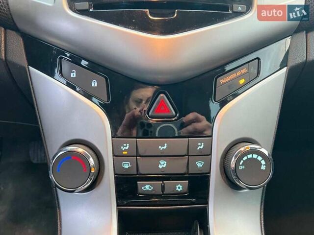 Черный Шевроле Круз, объемом двигателя 1.4 л и пробегом 172 тыс. км за 6990 $, фото 27 на Automoto.ua