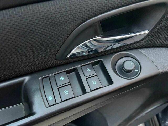 Черный Шевроле Круз, объемом двигателя 1.4 л и пробегом 172 тыс. км за 6990 $, фото 13 на Automoto.ua