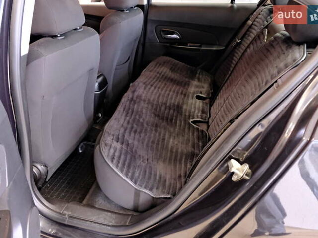 Черный Шевроле Круз, объемом двигателя 1.36 л и пробегом 160 тыс. км за 5900 $, фото 29 на Automoto.ua