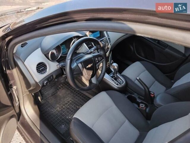 Черный Шевроле Круз, объемом двигателя 1.8 л и пробегом 208 тыс. км за 9000 $, фото 12 на Automoto.ua
