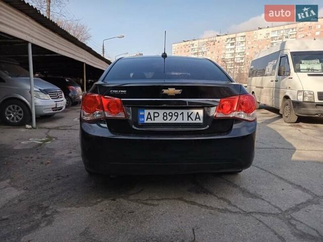 Черный Шевроле Круз, объемом двигателя 1.8 л и пробегом 208 тыс. км за 9000 $, фото 2 на Automoto.ua