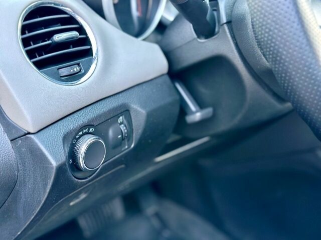 Черный Шевроле Круз, объемом двигателя 1.8 л и пробегом 185 тыс. км за 7700 $, фото 10 на Automoto.ua