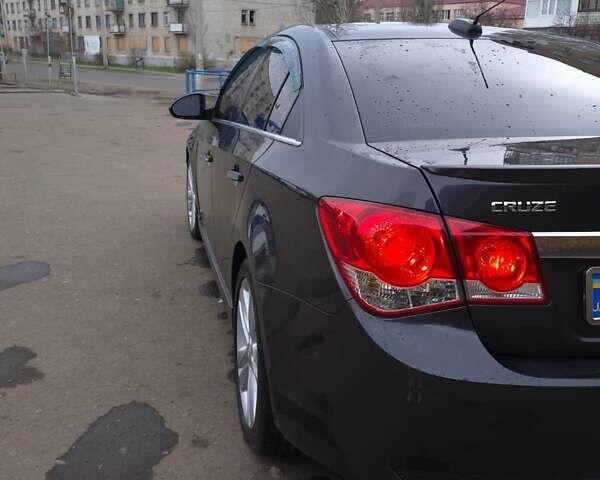 Чорний Шевроле Круз, об'ємом двигуна 1.4 л та пробігом 137 тис. км за 10000 $, фото 3 на Automoto.ua