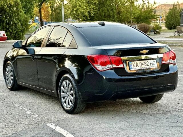 Черный Шевроле Круз, объемом двигателя 1.8 л и пробегом 185 тыс. км за 7700 $, фото 17 на Automoto.ua