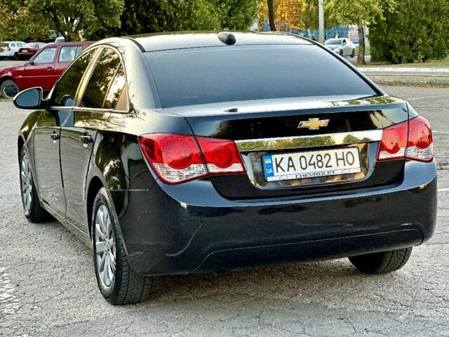 Черный Шевроле Круз, объемом двигателя 1.8 л и пробегом 185 тыс. км за 7700 $, фото 16 на Automoto.ua