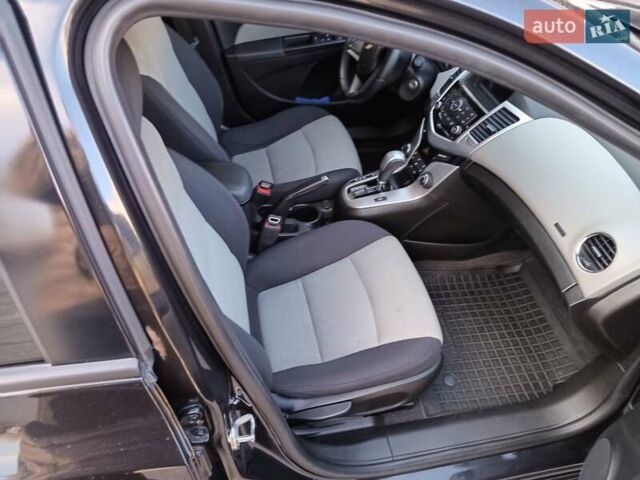 Черный Шевроле Круз, объемом двигателя 1.8 л и пробегом 208 тыс. км за 9000 $, фото 11 на Automoto.ua