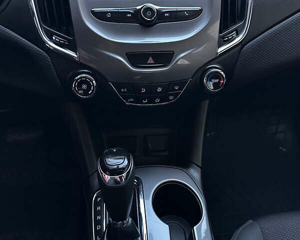 Черный Шевроле Круз, объемом двигателя 1.4 л и пробегом 186 тыс. км за 8400 $, фото 19 на Automoto.ua