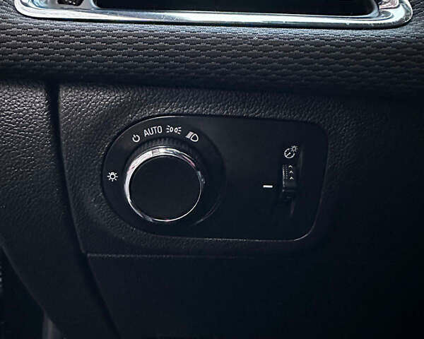 Черный Шевроле Круз, объемом двигателя 1.4 л и пробегом 186 тыс. км за 8400 $, фото 29 на Automoto.ua