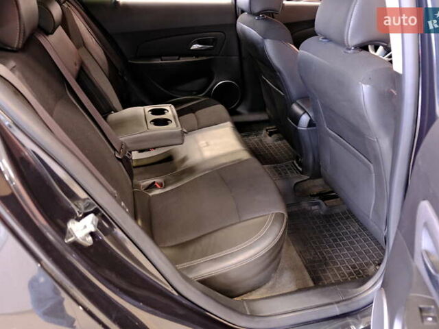 Черный Шевроле Круз, объемом двигателя 1.4 л и пробегом 65 тыс. км за 9500 $, фото 34 на Automoto.ua