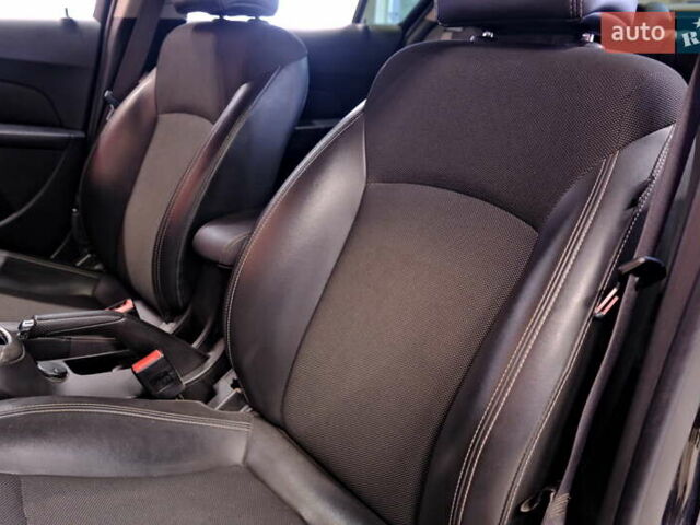 Черный Шевроле Круз, объемом двигателя 1.4 л и пробегом 65 тыс. км за 9500 $, фото 28 на Automoto.ua