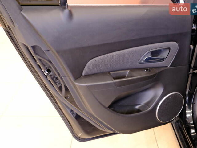 Черный Шевроле Круз, объемом двигателя 1.4 л и пробегом 65 тыс. км за 9500 $, фото 29 на Automoto.ua