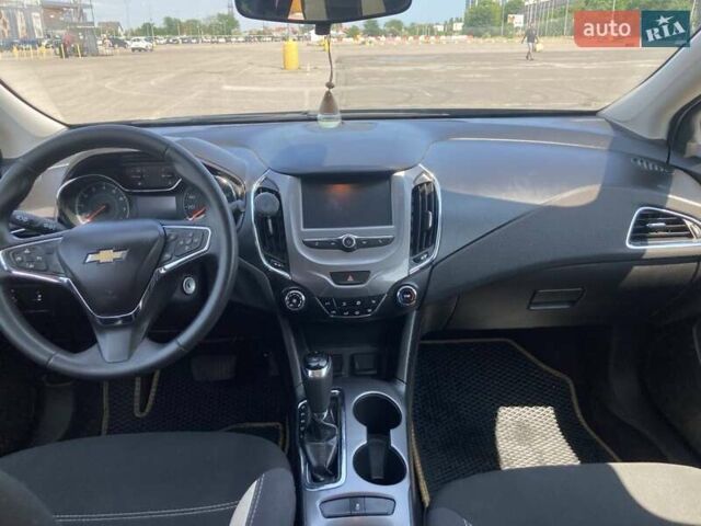 Черный Шевроле Круз, объемом двигателя 1.4 л и пробегом 204 тыс. км за 8990 $, фото 5 на Automoto.ua